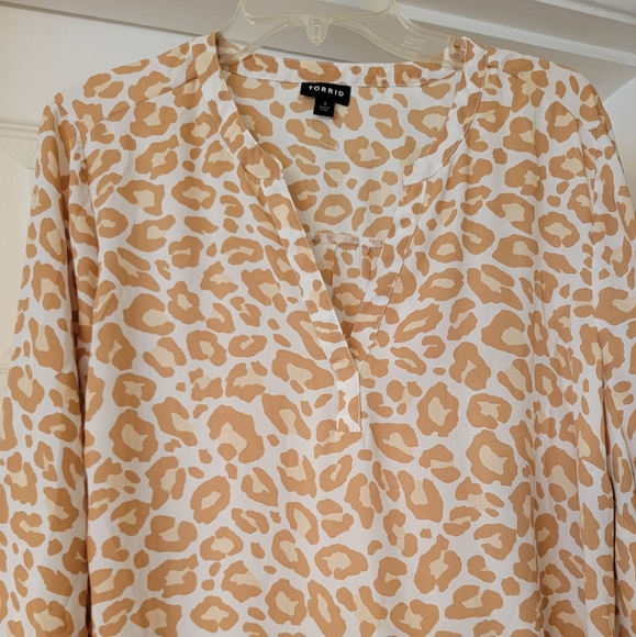 Torrid White Leopard Georgette Top - Picture 3 of 4